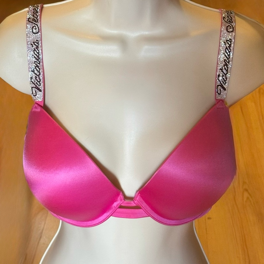 Victoria’s Secret Very Sexy Shine Strap Push Up Bra
